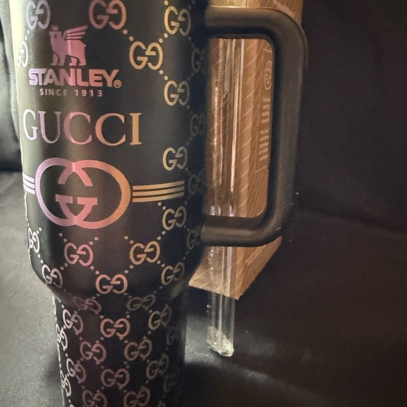 New Laser Engraved Gucci Black and Oil Slick Tumbler - Picture 4 of 7